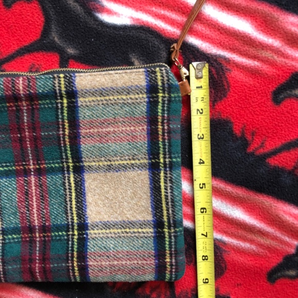 Crossbody/Wristlet - Picture 9 of 9